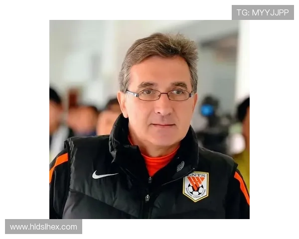 中国足球队新帅上任后首战告捷 未来备战计划引发广泛关注