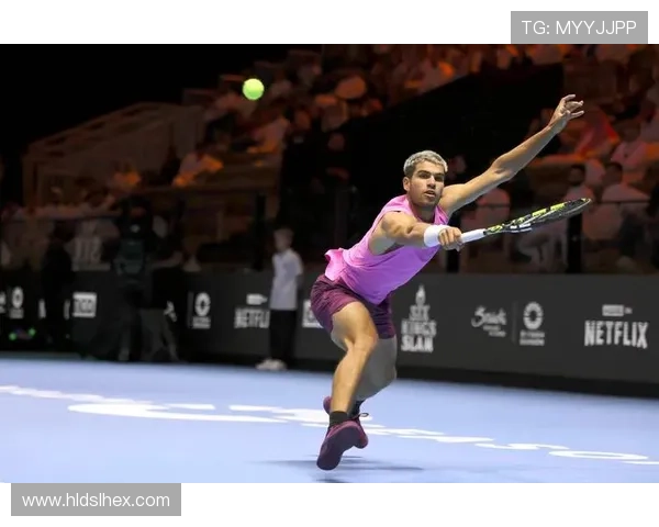 网球大满贯赛季精彩纷呈 新星崛起与老将较量引人注目