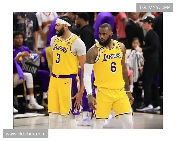 詹姆斯携手浓眉携手再战总决赛，湖人迎来关键时刻挑战勇士