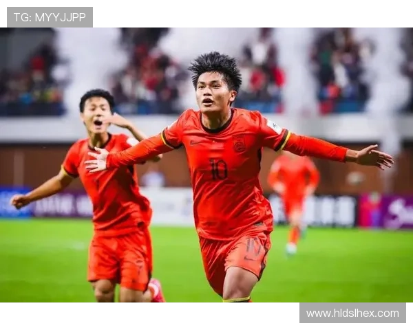 中国足球队备战亚洲杯 主帅李铁强调提升球队凝聚力与战术执行力