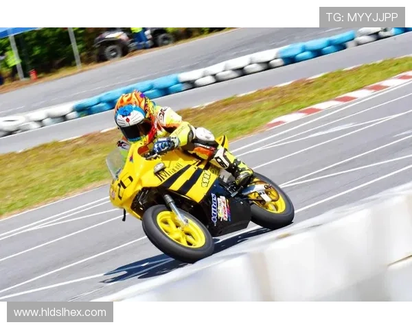 摩托GP赛季揭幕战精彩纷呈 车手纷纷争夺冠军宝座角逐激烈 摩托GP赛季揭幕战精彩纷呈 车手纷纷争夺冠军宝座角逐激烈