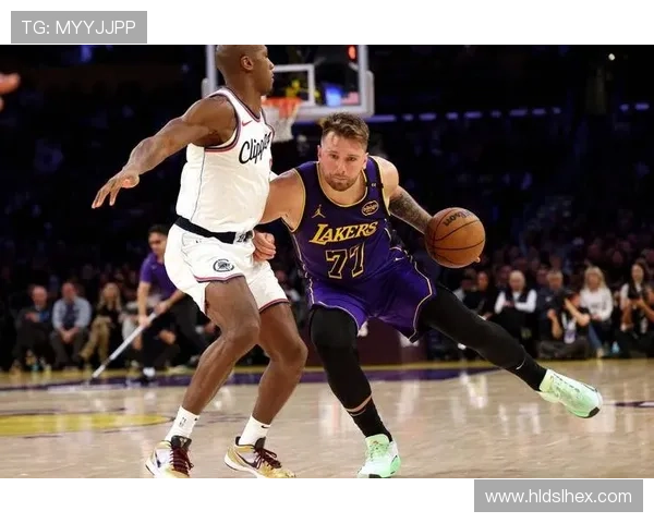 詹姆斯带领湖人逆转雄鹿 东契奇独得50分创个人新高